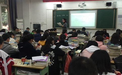 公務(wù)員和教師的收入差距有多大？看完你會報哪個